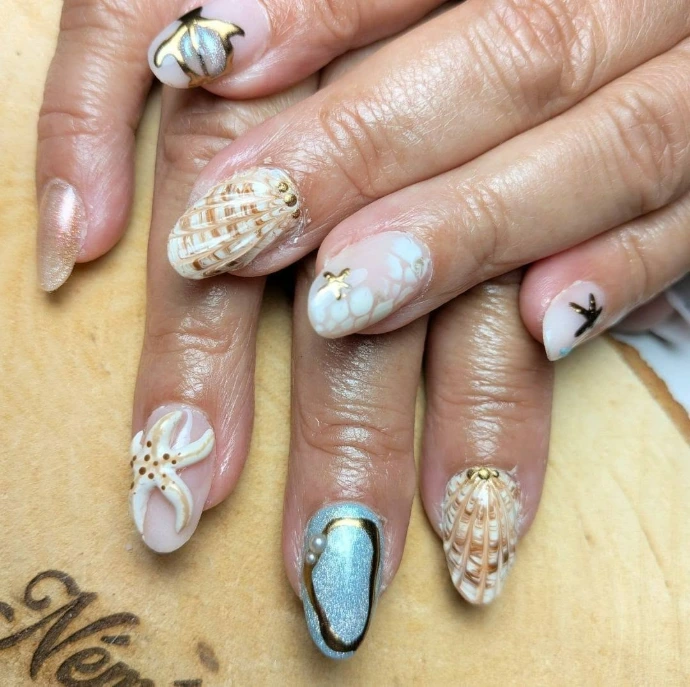Pose d'été thème plage avec étoile de mer 3D, nail art estival à Chavigny près de Nancy